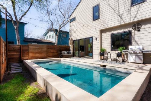 Brentwood Casa | Central Austin Oasis with Pool - Sleeps 9