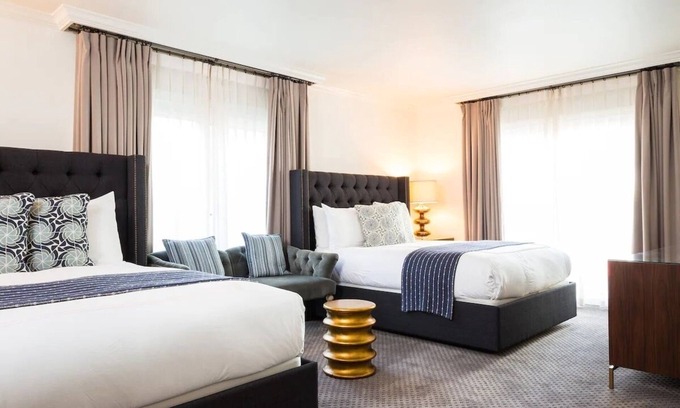 West Campus Hotel | Central Austin Stay: Historic Hotel w/ Outdoor Pool - Close to UT Austin Stadium