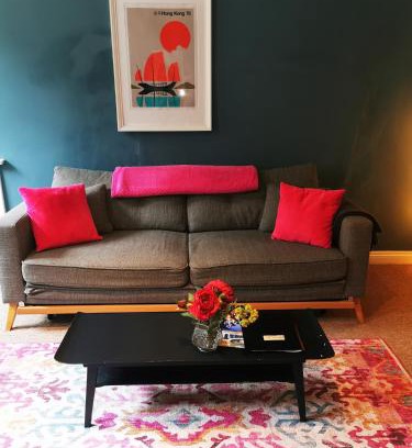 Upper Town Apartamento | Central Bath Apartment Private Parking Courtyard Garden