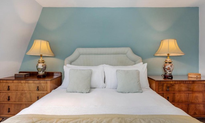 Upper Town Apartamento | Central Bath near The Circus
