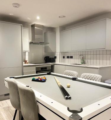 Bordesley Apartamento | Central Birmingham Luxury 2 Bedroom Apartment with Fast WiFi and Games Table