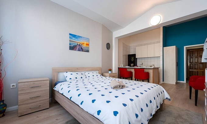 Downtown Apartamento | Central City Apartments – Walk to Everything!
