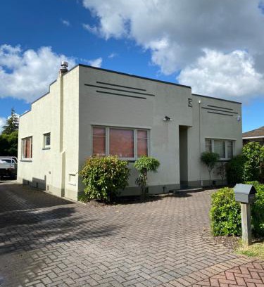 Rotorua Casa | Central City Art Deco 2 bedroom House