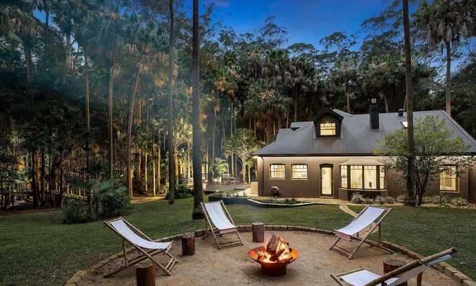 Glenning Valley Casa | Central Coast Resort Escape with Free Yoga Lesson