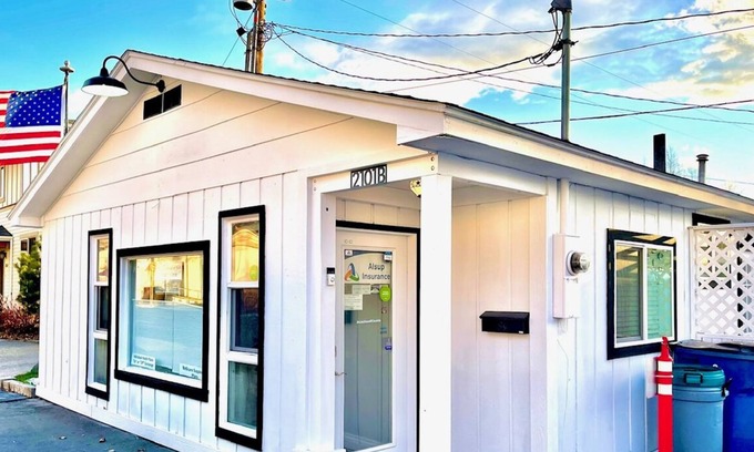 Southgate Triangle Cabaña | Central Cottage -cerca de todo!