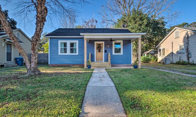 Lafayette Casa | Central Cottage with Grill, 1 Mi to Cajun Field