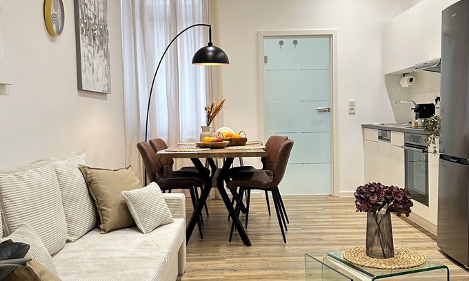 Sudstadt Sudlicher Teil Apartamento | Central designer apartment for up to 5 people - stylish & close to the city center