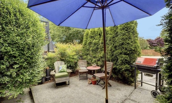 Mann Apartamento | Central district charmer with parking spot