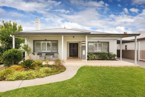 Wodonga Casa | Central Entertainer's Paradise