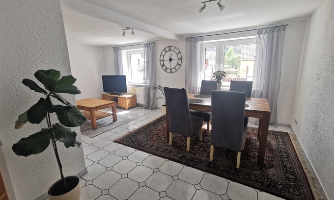 Sankt Ingbert Apartamento | Central first floor apartment