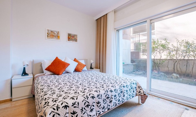 Esentepe Apartamento | Central Flat w Garden 10 min to Metro and Zorlu