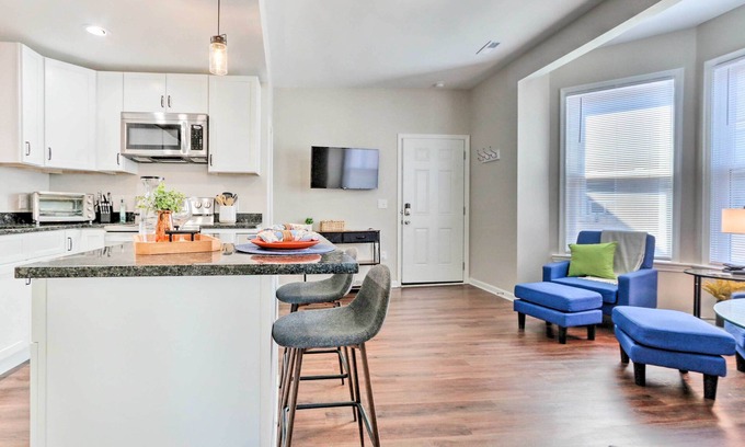 Front Royal Apartamento | Central Front Royal Getaway on Main Street!