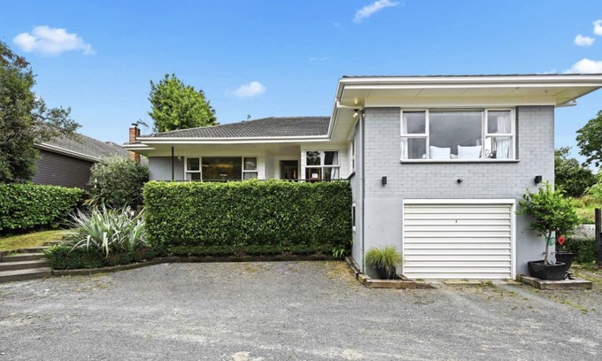 Hamilton North Casa | CENTRAL HAMILTON HOME - Near beautiful river walks - Family Friendly