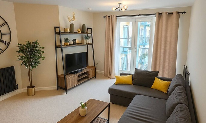 Hatfield Apartamento | Central Hatfield | Free Parking | Sleeps up to 4 | With Balcony