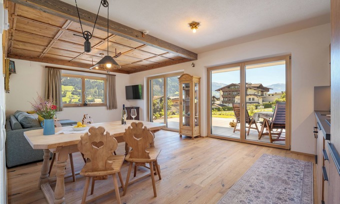 Fuegen Condominio | Central holiday apartment with garden & sauna in Fügen, Zillertal
