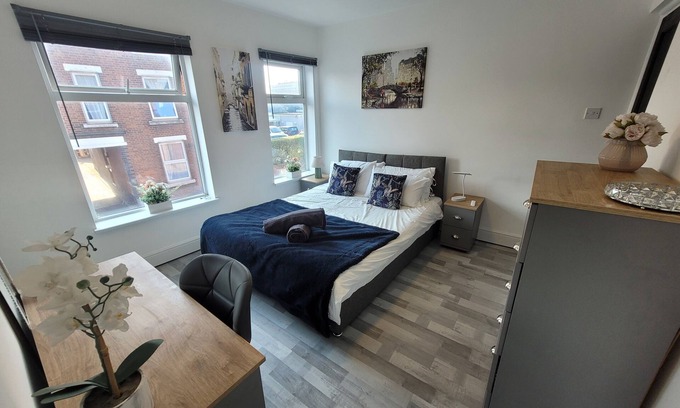 Ipswich Casa | Central Ipswich Stay: 2-Bed, Courtyard Garden & Work-Friendly