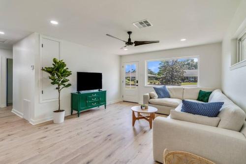 Lafayette Casa | Central Lafayette location w/King Bed & Coffee Bar