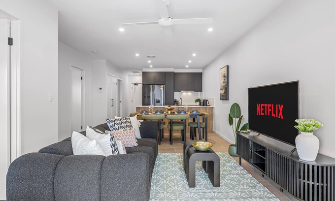 Mount Gravatt East Apartamento | Central Location: Near Westfield & 11 kms to City!