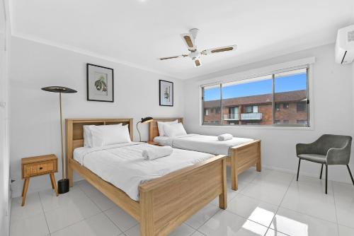 Southport Apartamento | Central Located 3 Bedroom Unit in Southport