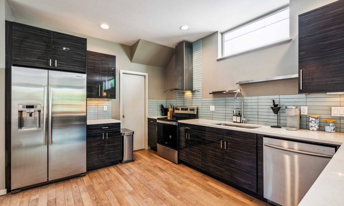 Magnolia Casa | Central Location 3-Story Home with Private Balcony