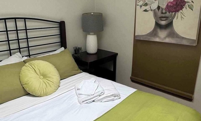 North End Apartamento | Central Location, Cozy, and Well-Equipped