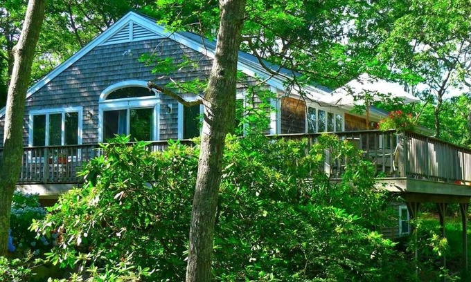 Vineyard Haven Apartamento | Ubicación central para sus vacaciones