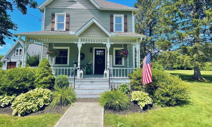 Elmira Casa | Central Location - HOT TUB, close to lakes, wineries, Corning, Watkins Glen