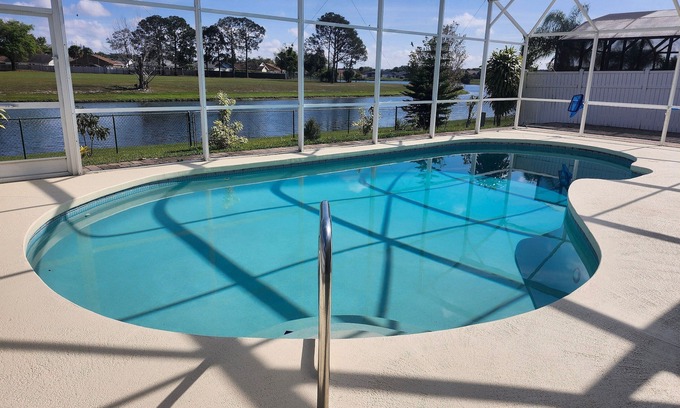 Indian Wells Casa | Central Location Lakeview Pool Villa near Disney