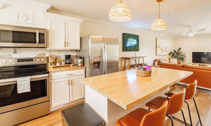 Harbour Heights Casa | Central Location Nearby I-75, Downtown & Airport
