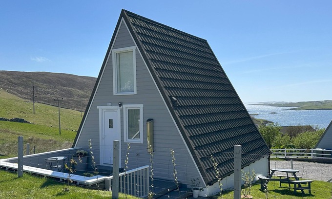 Whiteness Casa | Central Location + Stunning Views