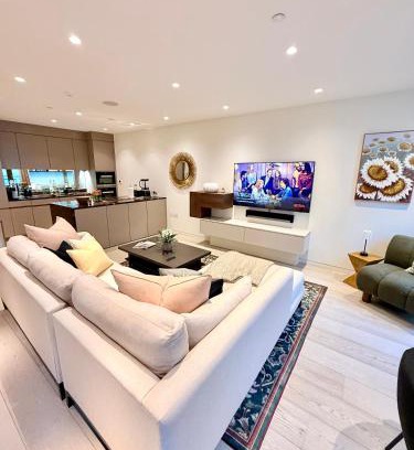 Marylebone Villa | Central London Designer Home w Game Room and AC