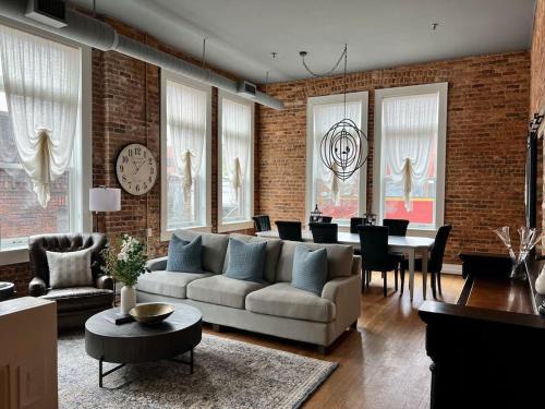 Greenville Downtown Casa | Central Main Street Condo in Historic Building