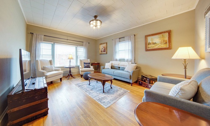 Meadville Apartamento | Central Meadville Apartment - Walk to Downtown!