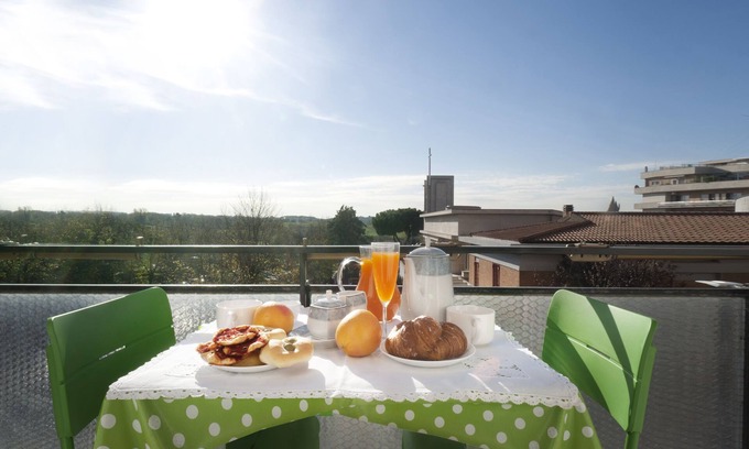 Appio Latino Apartamento | Junto al Metro A, central, con vista al famoso Appia Antica / Caffarella Park