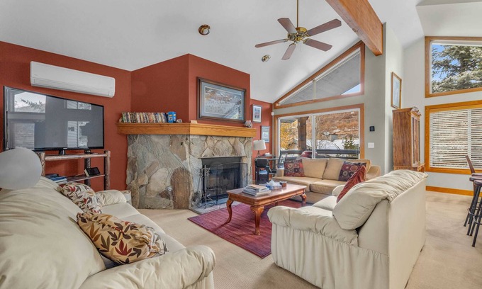 Deer Valley Casa | Central Park City Getaway with Private Hot Tub