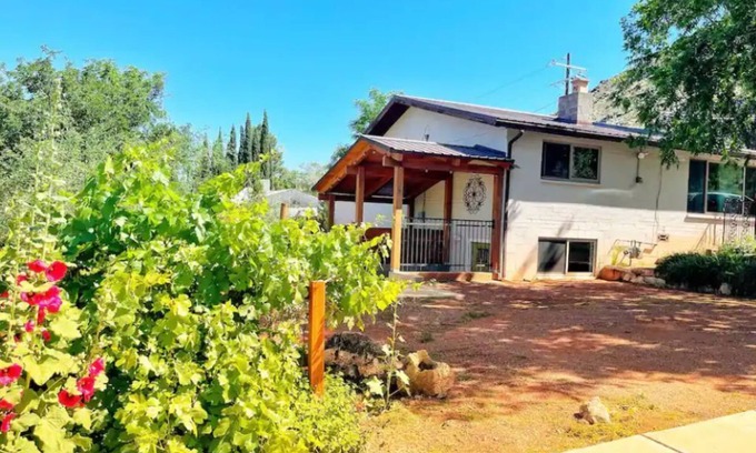 Toquerville Apartamento | Central & Peaceful Getaway at Cozy Studio Apt.