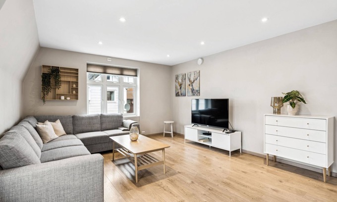Egersund Apartamento | Central Penthouse 3-bedroom apartment with dedicated office setup