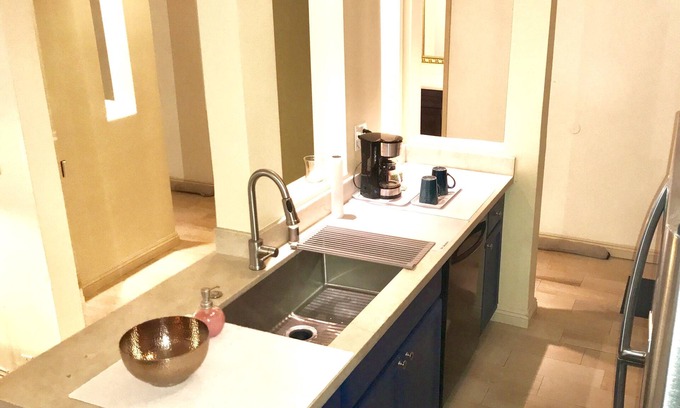 Mission Valley West Condominio | Central, remodeled condo!