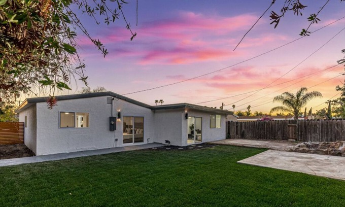 North Clairemont Cabaña | Central, Renovated & Private Guesthouse