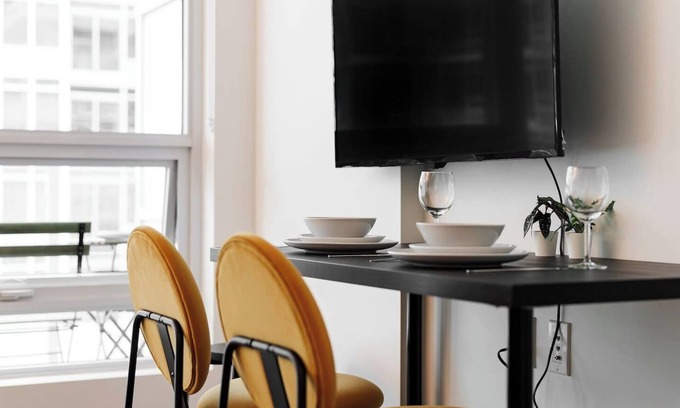 Richmond City Centre Condominio | Central Richmond - Studio