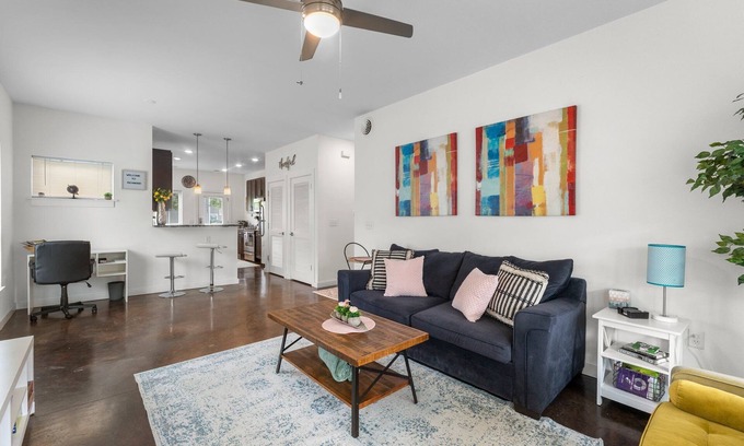 North Chesterfield Casa | Central RVA Retreat - King & Queen Beds, 2 Baths, 1 Floor, Free Parking!