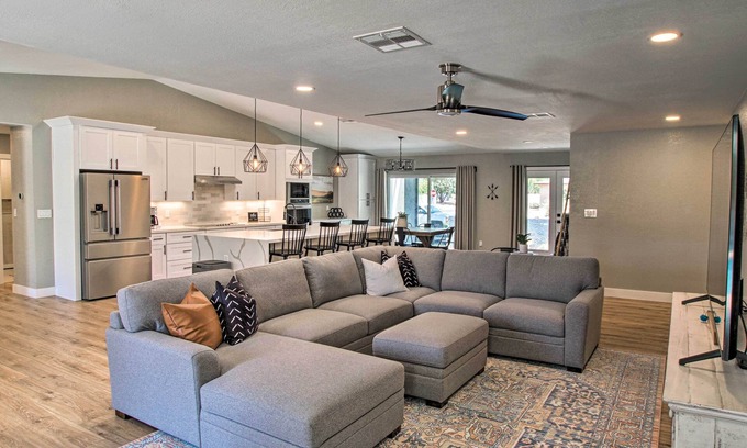 Avant Casa | Central Scottsdale Home w/ Pool & Game Room!