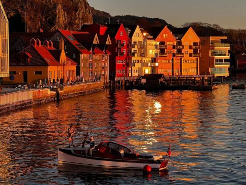 Bergenhus Apartamento | Central Seafront Apartments with Parking and Self Check-In!