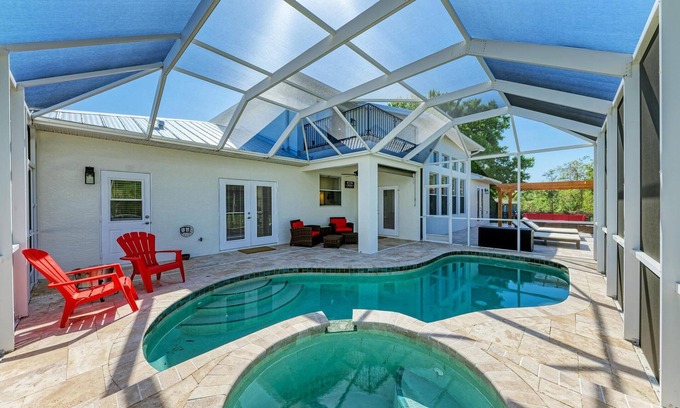 Trailer Estates Casa | Central Sprawl Pool+Spa!