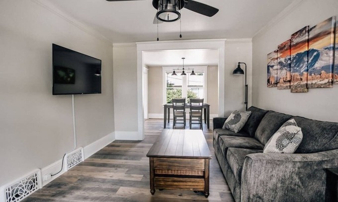Great Falls Casa | Central Station - 3 beds 1 bath