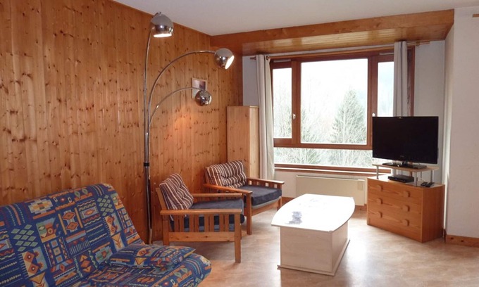 Saint-Jean-dʼAulps Apartamento | Estudio central con piscina y aparcamiento en Saint-Jean-d'Aulps