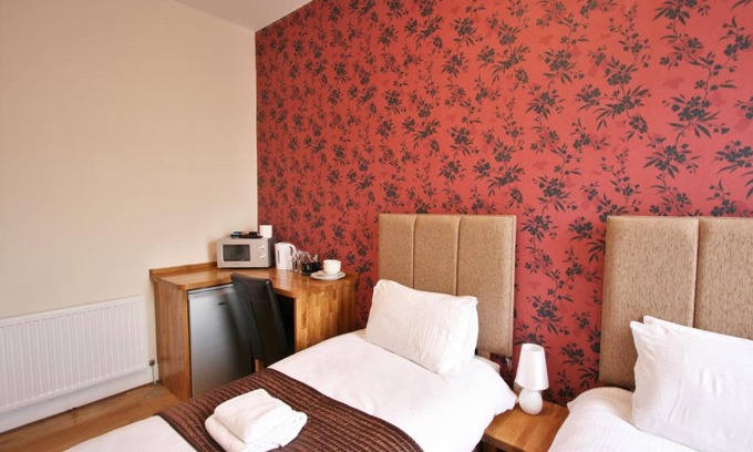 Cheltenham Hotel | Central Studios Gloucester Place by Roomsbooked
