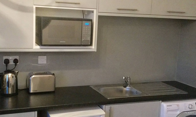 Smethwick Casa | Casa céntrica con estilo 3 apartamentos separados en un solo bloque para hasta 10 personas