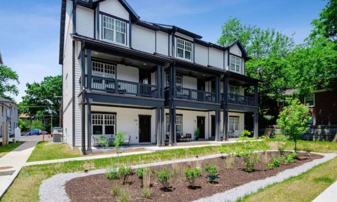 Historic Waverly Apartamento | Central Villa ✶5 min to Broadway✶ Walk to 12 South