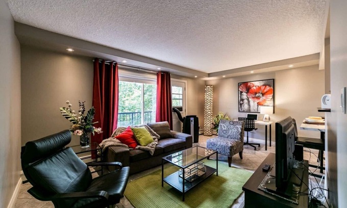 Jasper Place Condominio | Situado en el centro, 3 camas, económico para 4 personas!